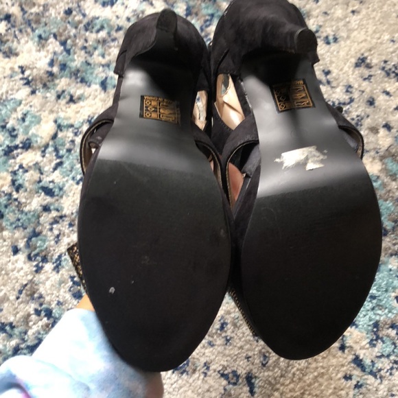 Black and gold stiletto heels - Picture 4 of 9